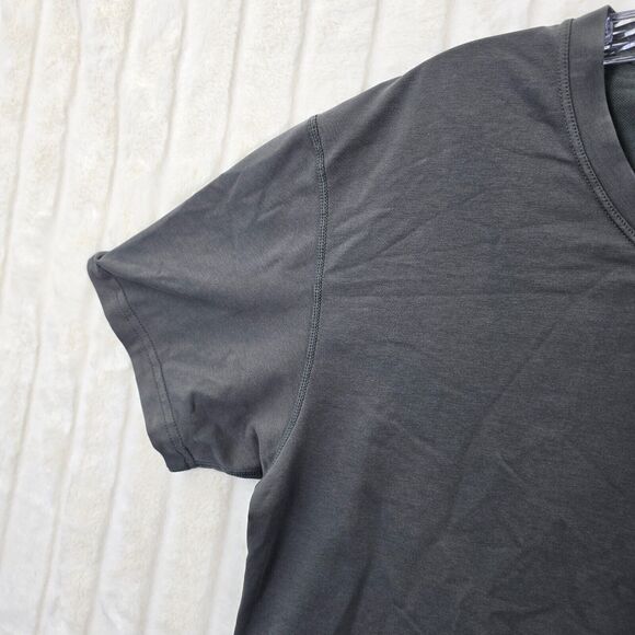 BYLT Men's Gray Drop Cut SS Lux Performance Gym Workout Tshirt Size L - Picture 2 of 12